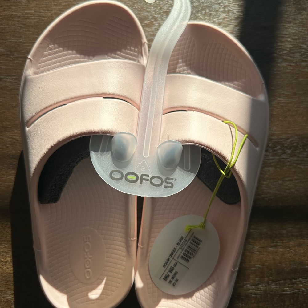 OOFOS Light Pink Slide Sandals